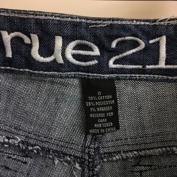 Rue 21 Embellished Shorts Size 0 - Picture 5 of 5